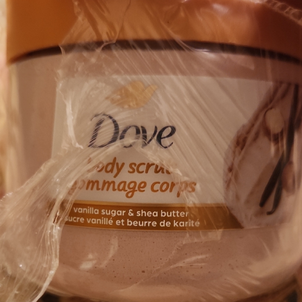 Dove Exfoliating Body Scrub with Brown Lid - Picture 2 of 5